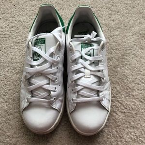 Adidas Stan Smith kid size 5